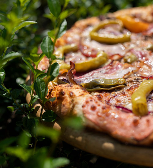 Mister Pizza - Najlepšia americká pizza so syrovými okrajmi v Bratislave.
